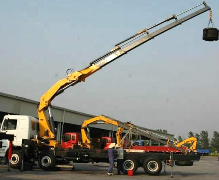 XCMG official SQ6.3ZK3Q 6.3 ton hydraulic arm knuckle boom crane lorry for sale